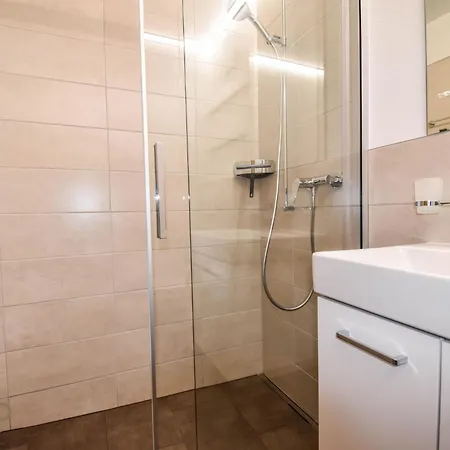 Haus Camillo Appartement-fewo 4-bettwohnung Nr- 16 By Interhome Saas-Fee